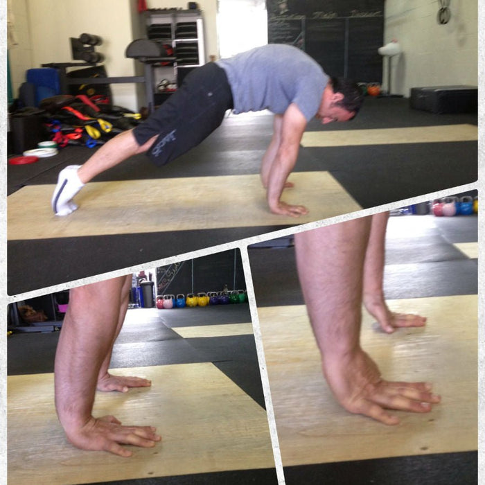 First Knuckle Push-Up, A Must Have Tool For Handbalancing - Agatsu Fitness